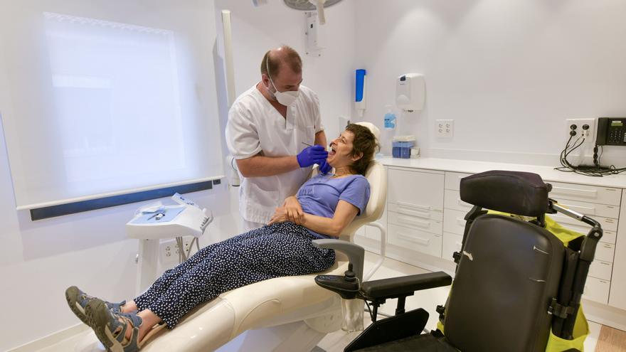 Pacients amb discapacitats que havien d&#039;anar al dentista a Barcelona es tractaran a Manresa