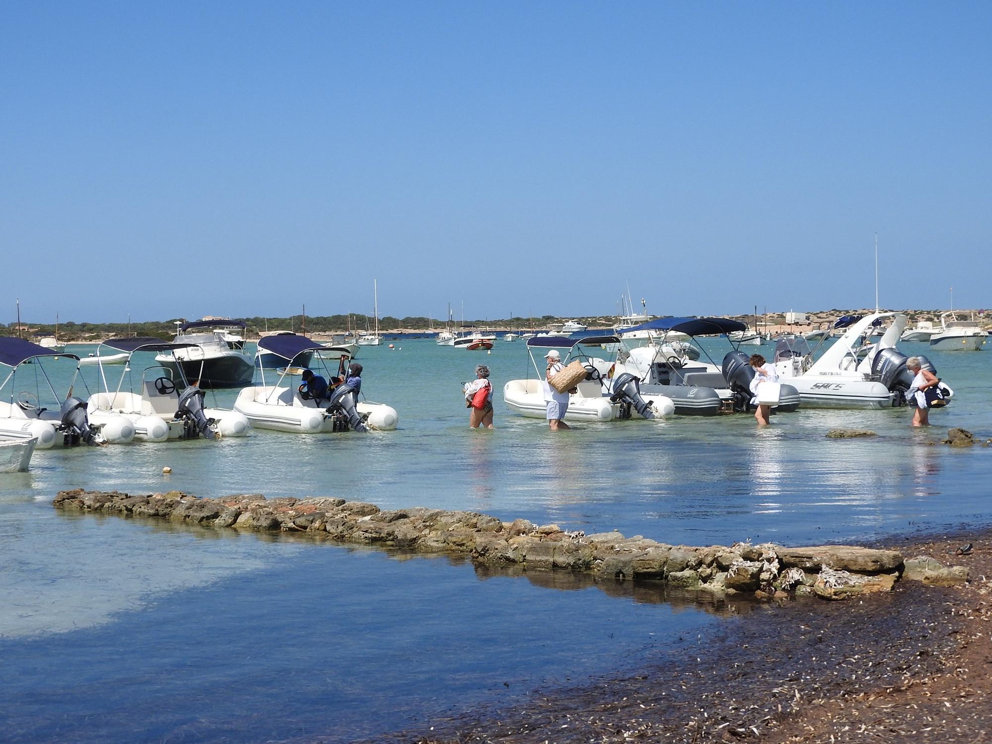 Embarcaciones en s'Estany des Peix en Formentera