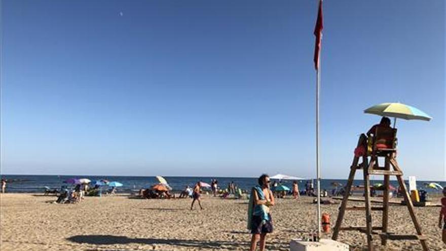 Orpesa y Cabanes reabren hoy sus playas tras superar un episodio de contaminación