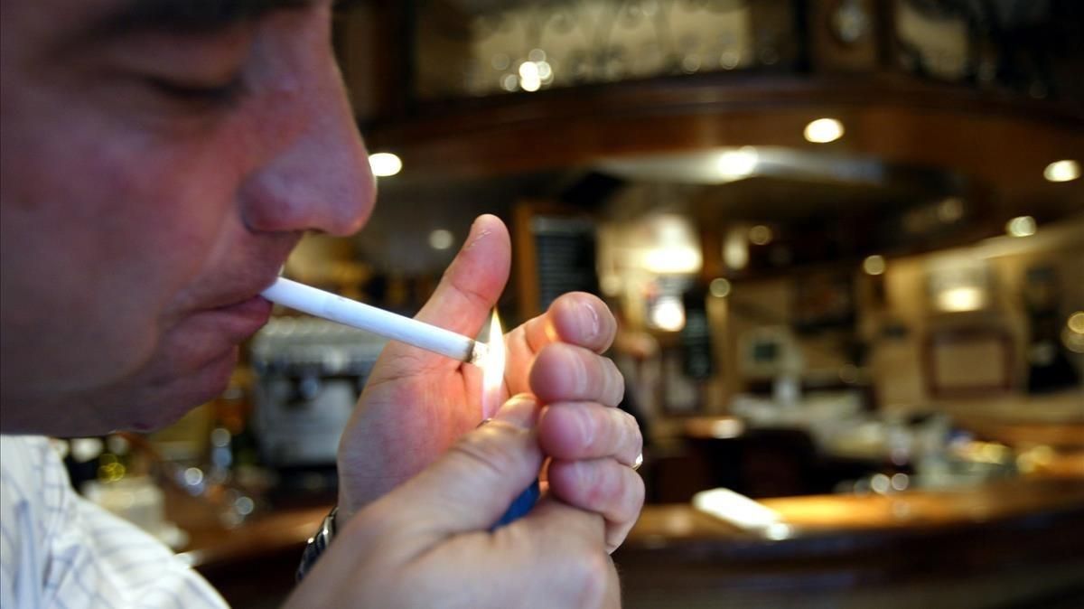 zentauroepp1394650 fumador tabaco bar180301223722 zentauroepp1394650 fumador tabaco bar180301223722