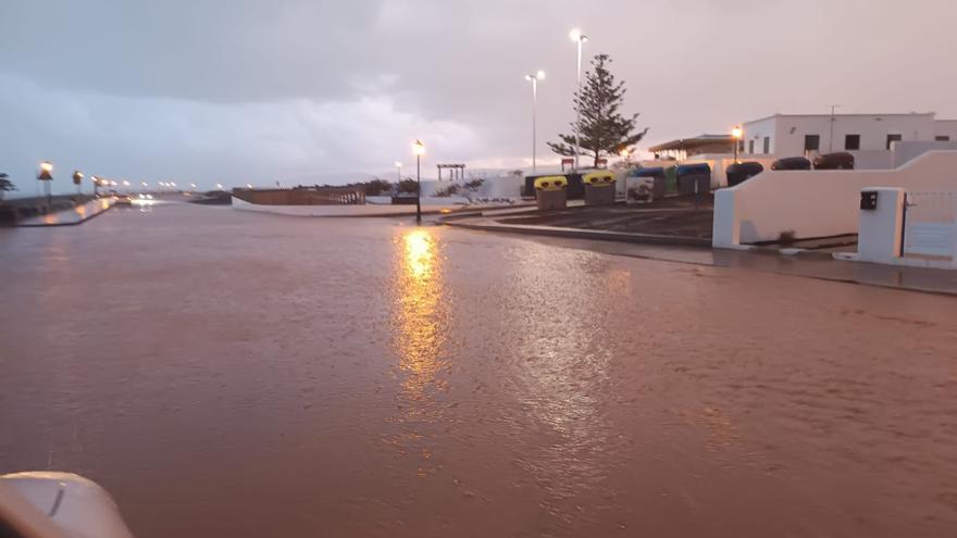 La DANA deja granizo y zonas inundadas por la lluvia en Lanzarote