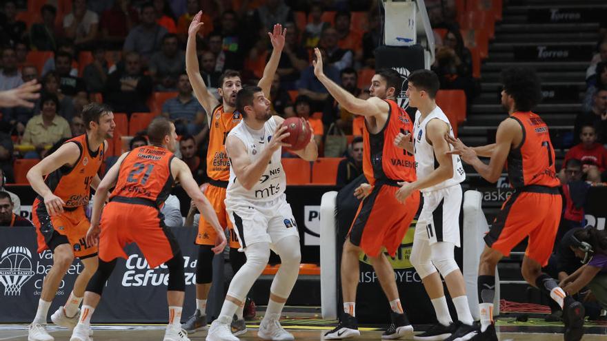 Partido entre el Valencia Basket y el Partizan que se disputó en octubre y que acabó con victoria taronja en la Fonteta.