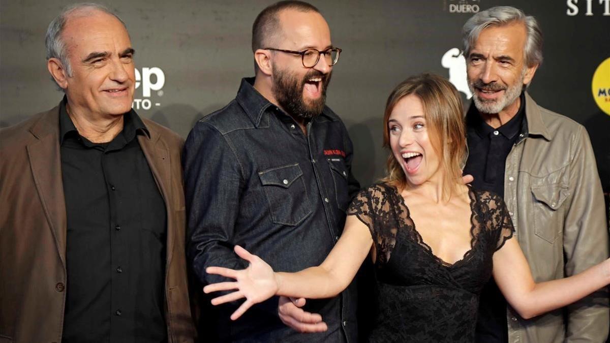 Francesc Orella, Fernando González Molina, Marta Etura e Imanol Arias, tras la presentación de 'Legado en los huesos' en Sitges