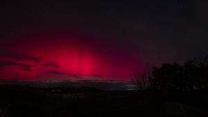 Noche de auroras boreales desde el observatorio de Pujalt (Barcelona)