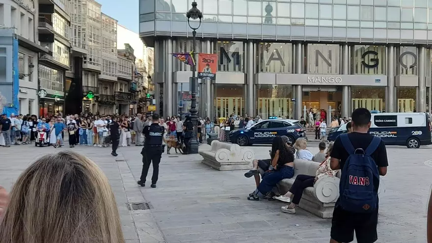 Falsa alarma por una mochila abandonada en el Obelisco