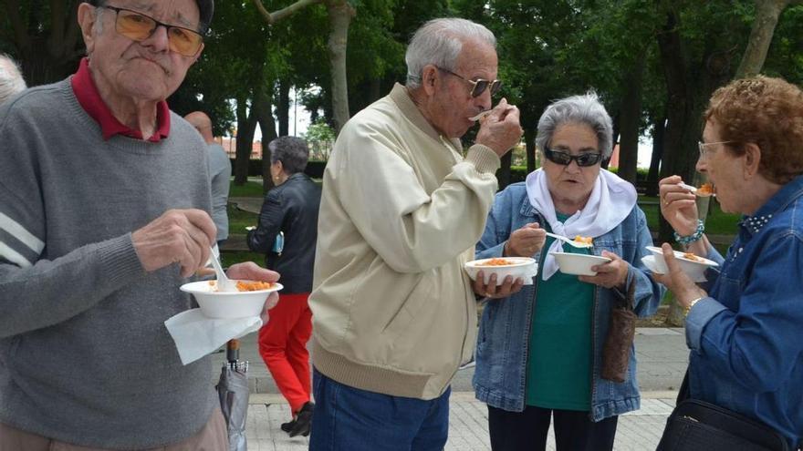 Degustación popular en Benavente. / E. P.