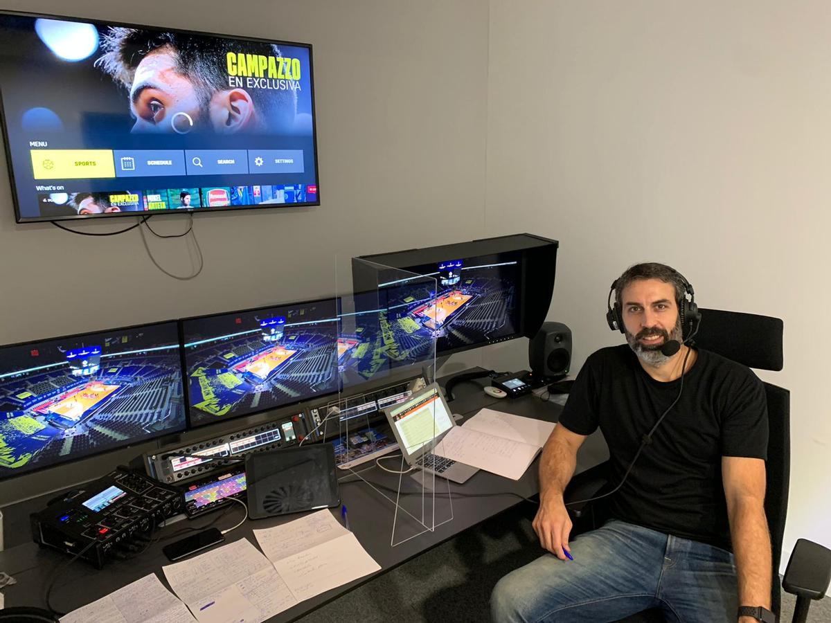 El ex jugador de baloncesto Berni Rodríguez en los estudios de Dazn.