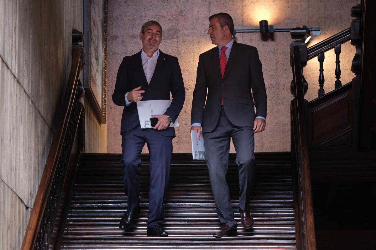 Fernando Clavijo y Manuel Domínguez hacen un balance de los primeros cien días de gobierno.