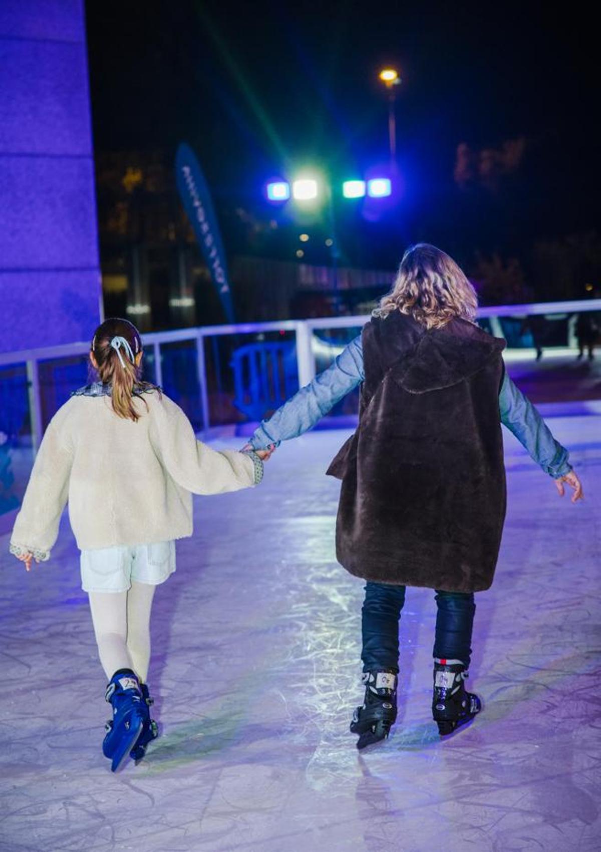 La pista de hielo ha abierto sus puertas este fin de semana y estará abierta hasta el próximo 5 de enero