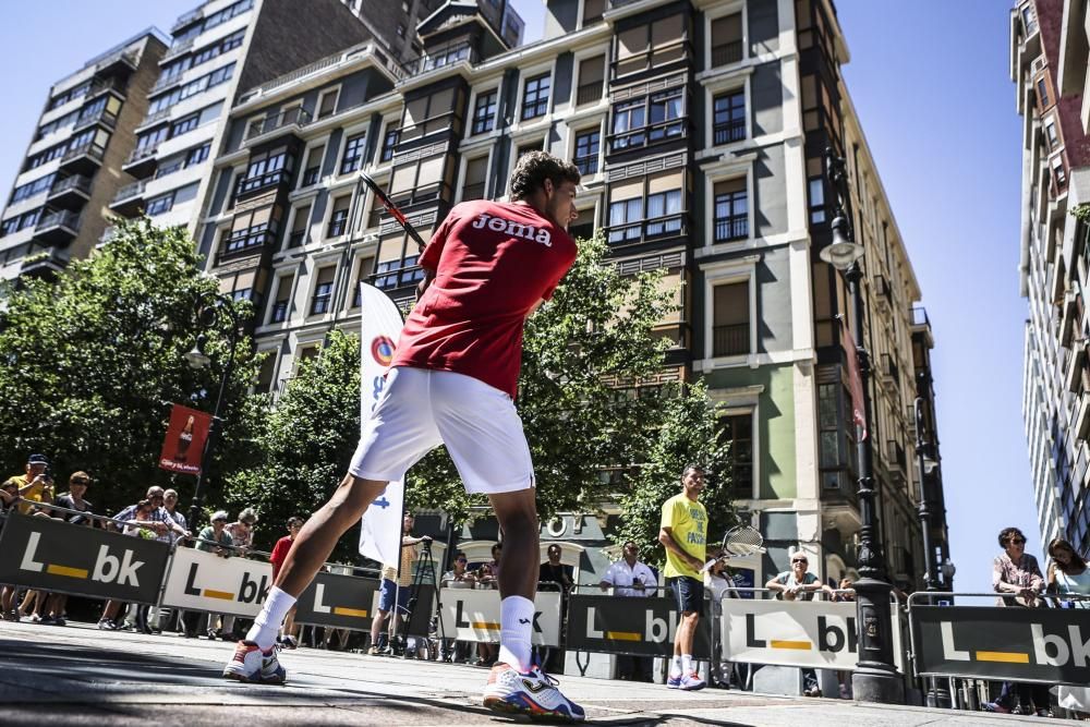 Partido de exhibición del Torneo Dionisio Nespral entre Pablo Carreño y Albert Montañés en el Paseo de Begoña