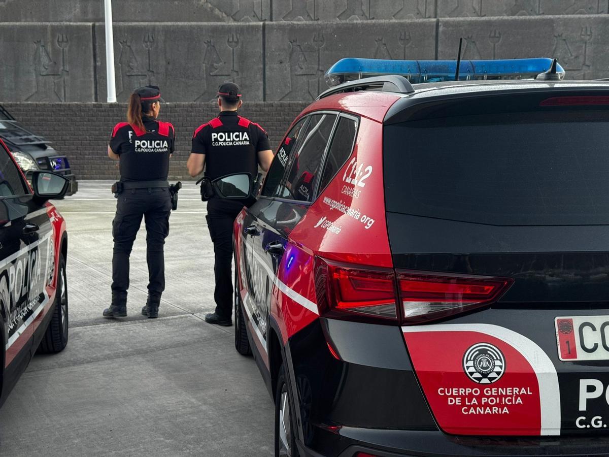 Agentes de la Policía Canaria