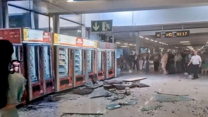 VÍDEO | Un derrumbe en el aeropuerto de Palma provoca inquietud entre los pasajeros