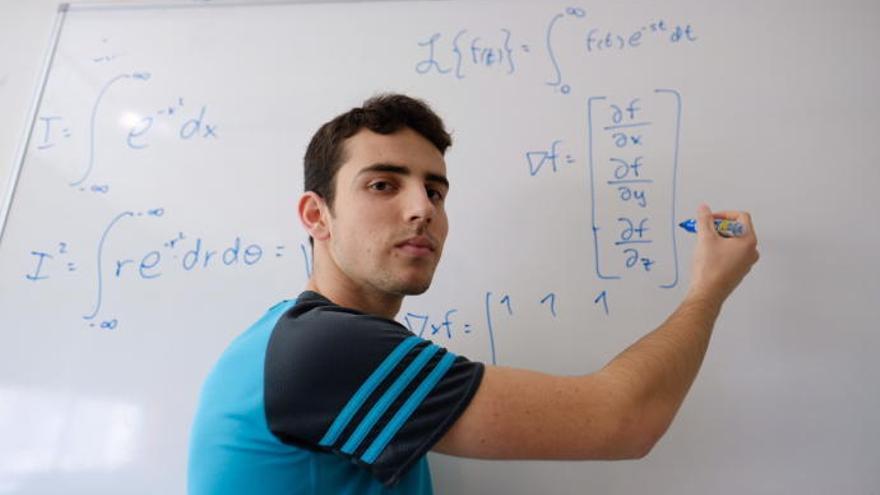 El estudiante eldense Abel Doñate Muñoz