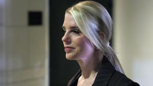 Trump destitueix la seva lleial fiscal general, Pam Bondi, pel cas Epstein