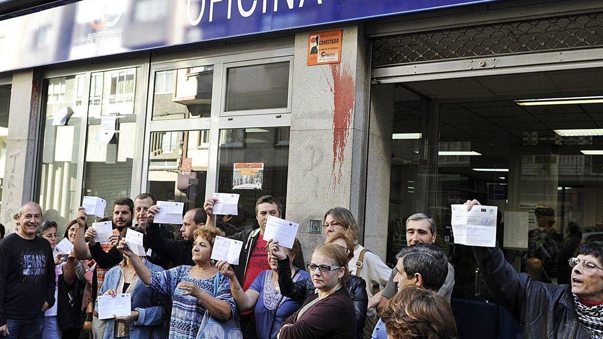 Mariscadores de la ría de O Burgo en una protesta durante la anterior recesión.