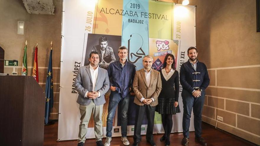 Pablo López y un nuevo espectáculo de los 90, en el Alcazaba Festival