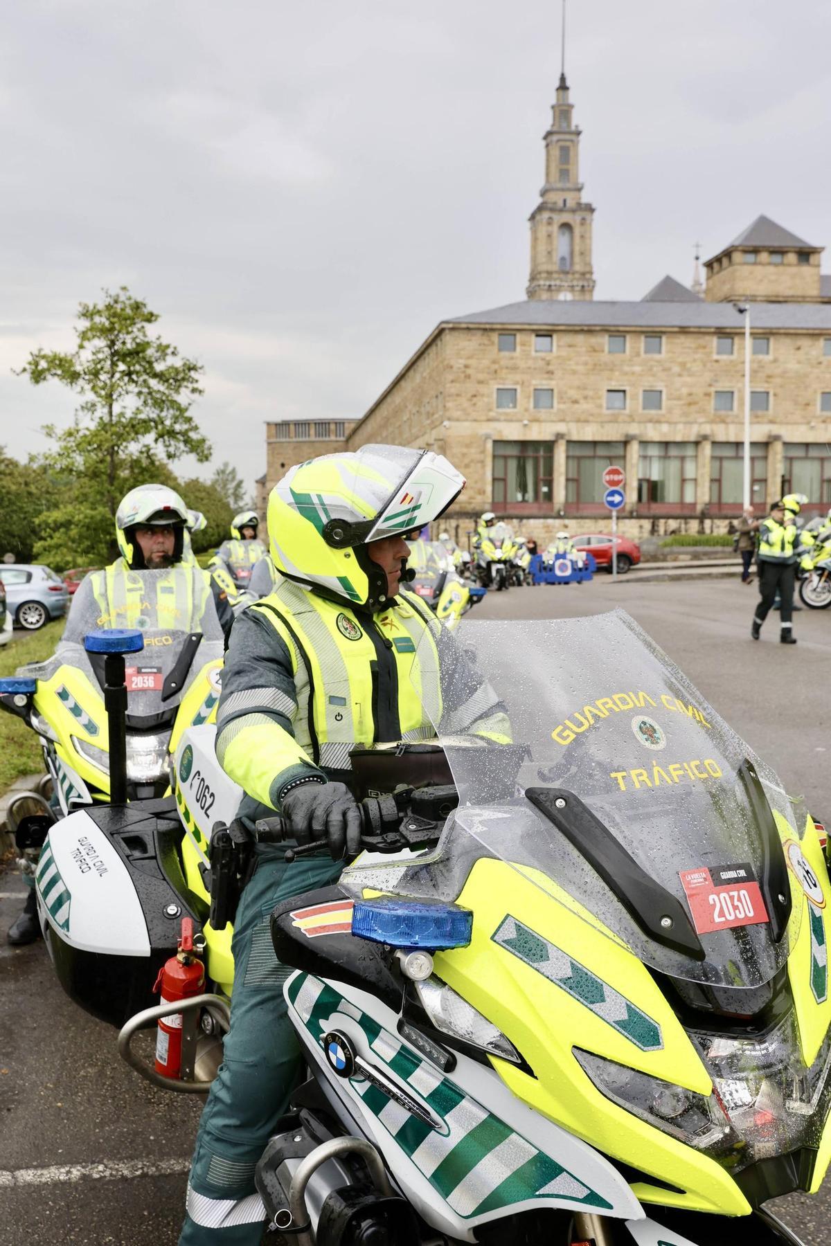 El dispositivo de la Guardia Civil en Gijón para la Vuelta a España Femenina, en imágenes