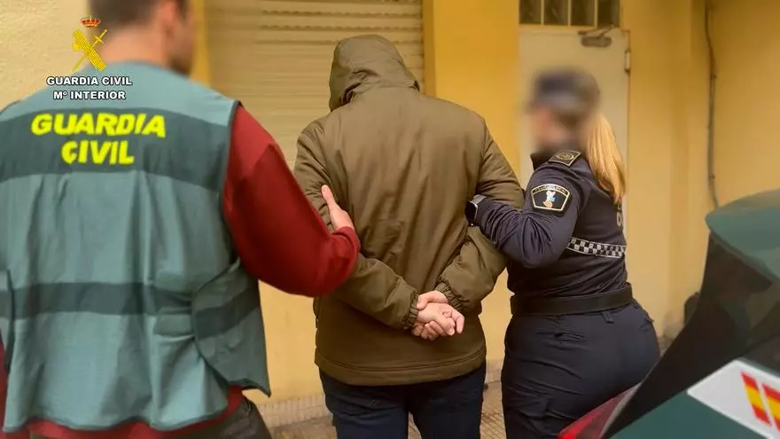 Robo en el depósito municipal de vehículos de Oliva.