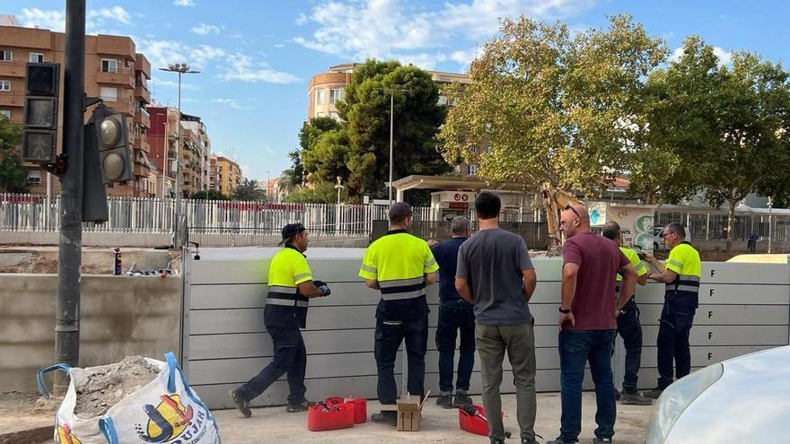 Aldaia coloca las compuertas antiinundaciones ante la alerta naranja de hoy