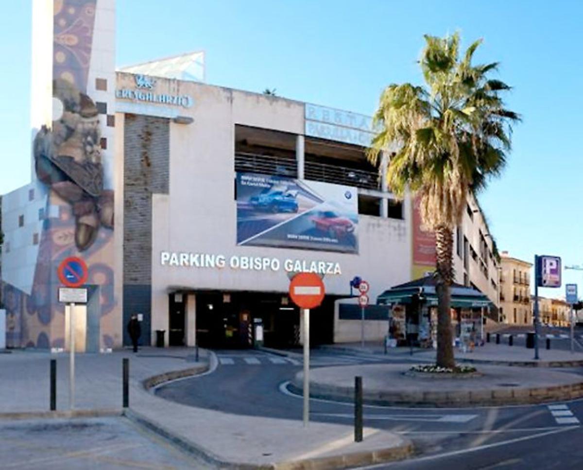 Párking de Obispo Galarza de Cáceres.