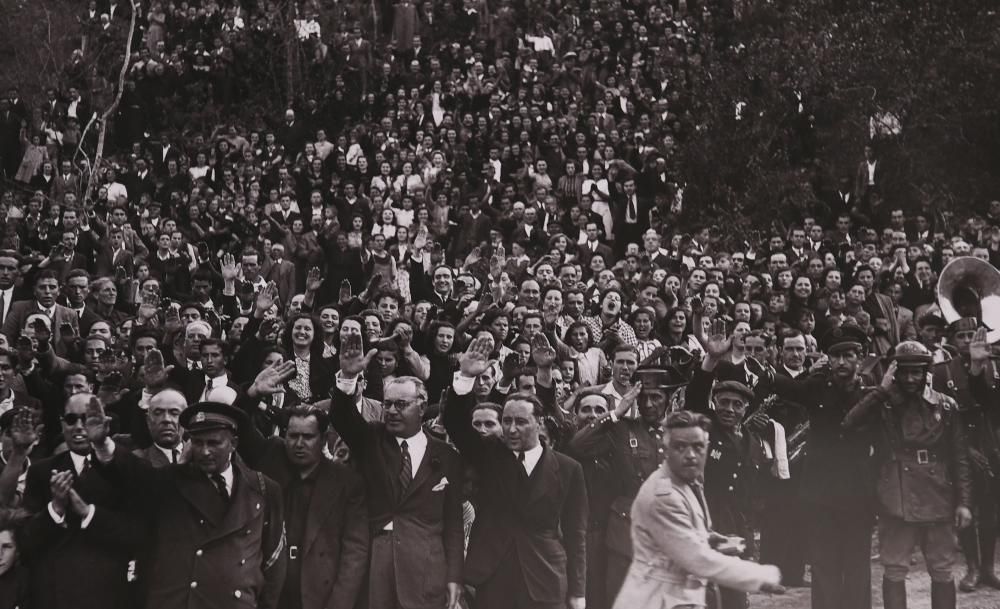 El Consello da Cultura Galega reúne una selección de fotografías de Juan Cancelo, pionero del fotoperiodismo en Galicia.