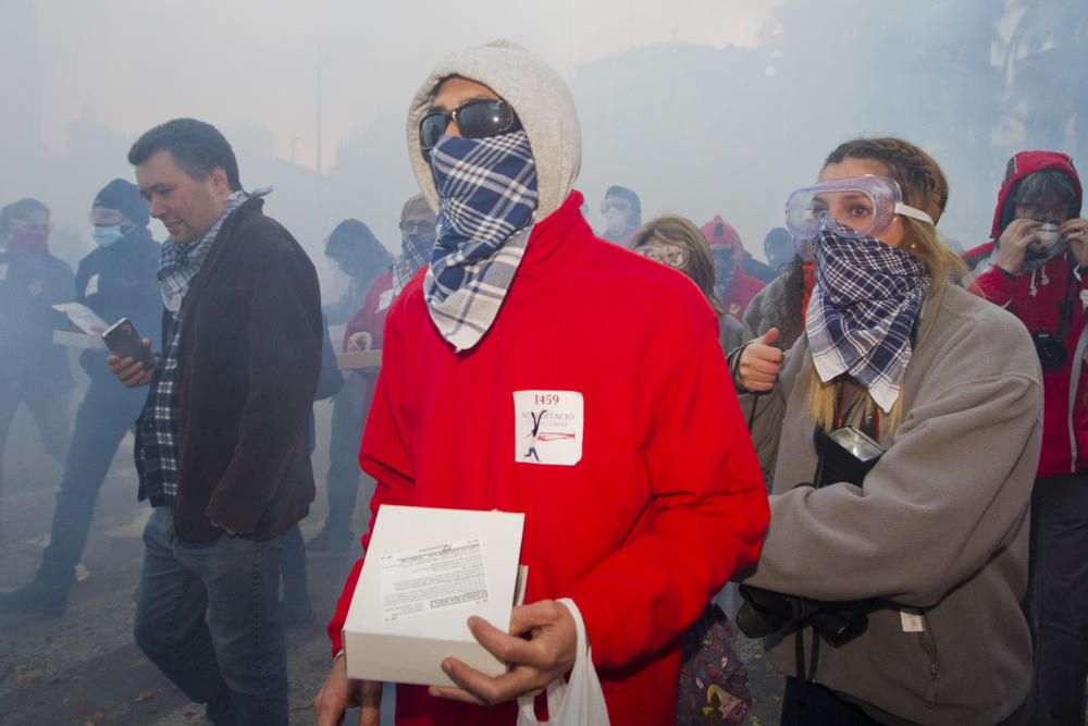 Miles de falleros en la primera ''despertà''