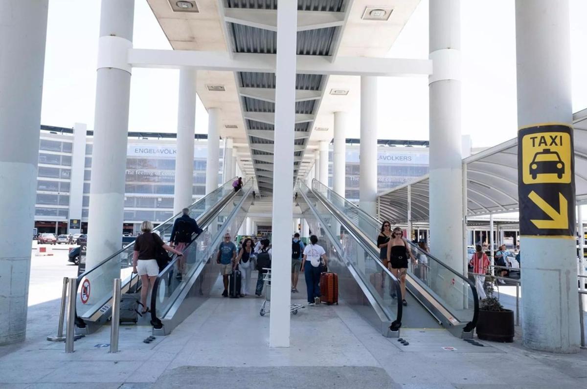 Neue Rolltreppen führen ins Parkhaus.