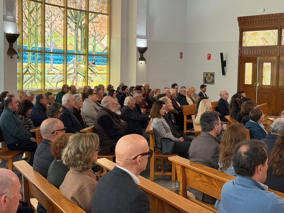 Cerca de un centenar de personas despiden a Pepe Azorín en Altea