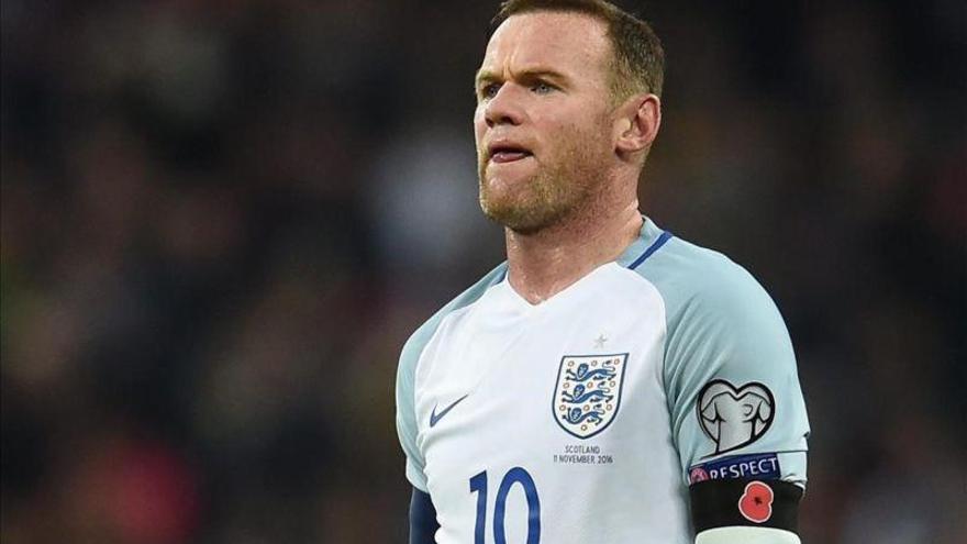 Salen a la luz las imágenes de Wayne Rooney ebrio