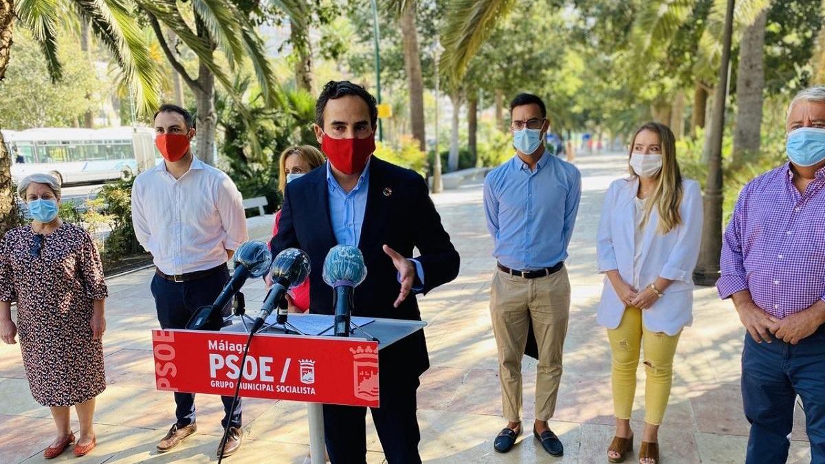 Daniel Pérez, junto a su equipo de ediles.