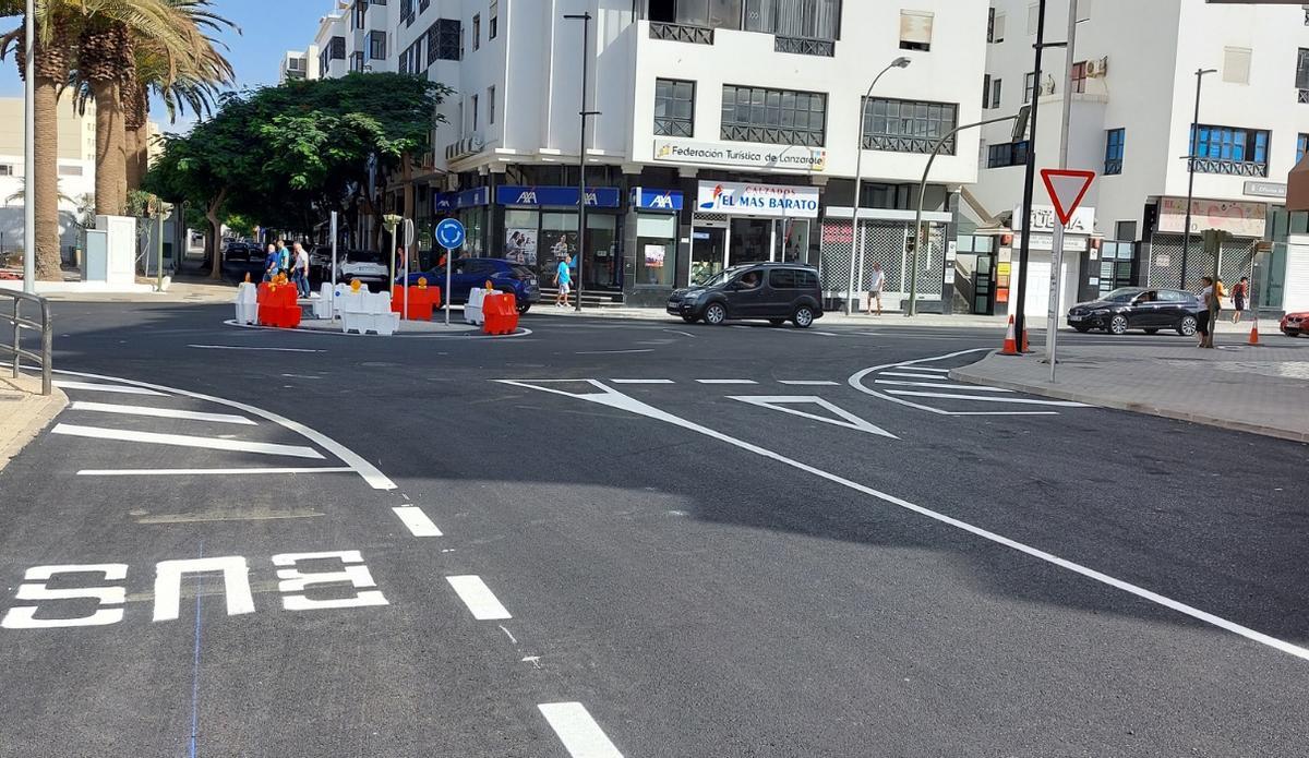 Zona de la calle Guenia que une con Manolo Millares. Área destinada a guaguas urbanas.