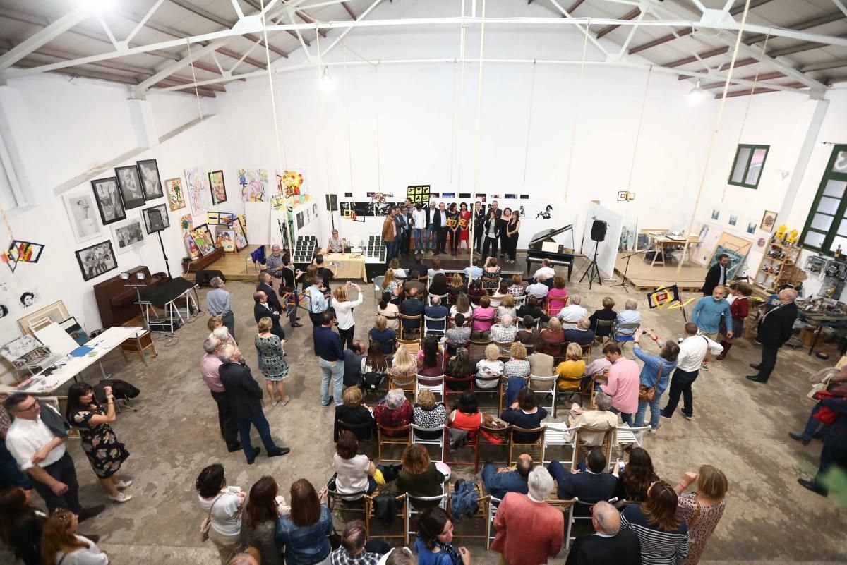 Presentación '12 plumas negras'