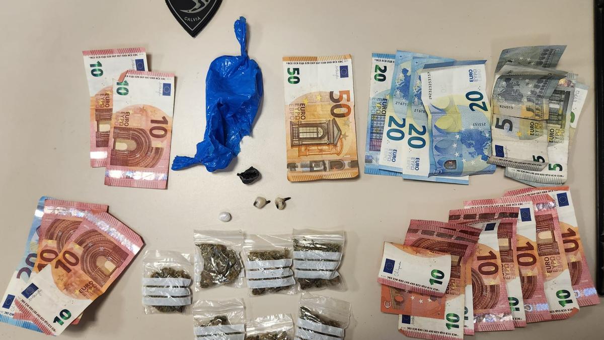 Droga y dinero intervenido por la Policía de Calvià.