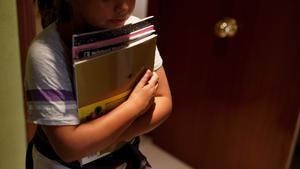 14/09/2016. Leganes, Madrid. Vero y sus hijos durante un reportaje despuÃ©s de clase. Pablo BlÃ¡zquez / Save the Children.