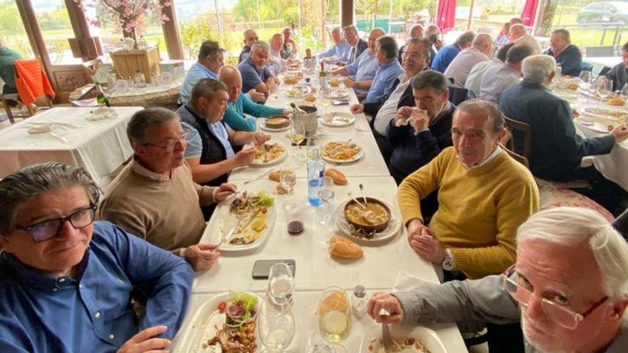 Puente de Mando, a la mesa en Quintes