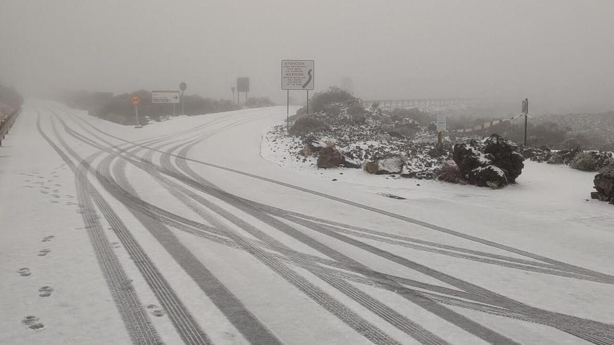 Nieve por la borrasca Therese en el Parque Nacional del Teide, en Tenerife