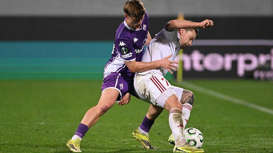 Resumen, goles y highlights del ACF Fiorentina 2 - 1 Raków de la ida de los octavos de final de la Conference League