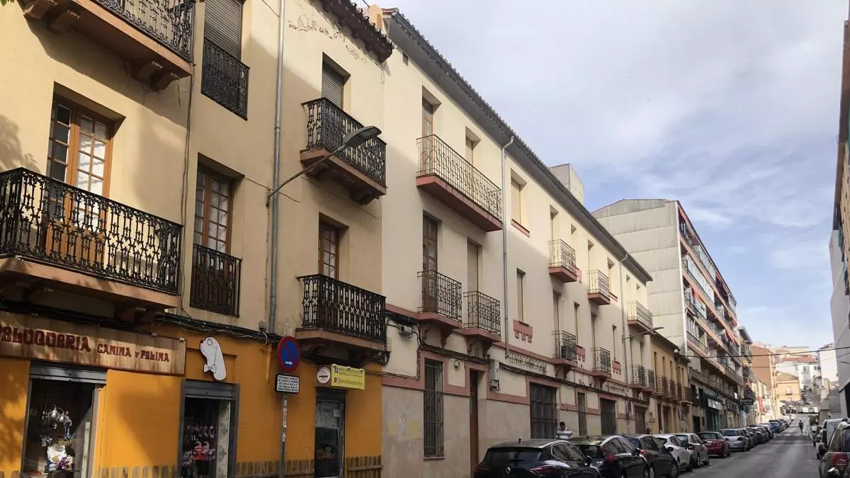 La calle donde los cacereños rezan desde hace 18 años