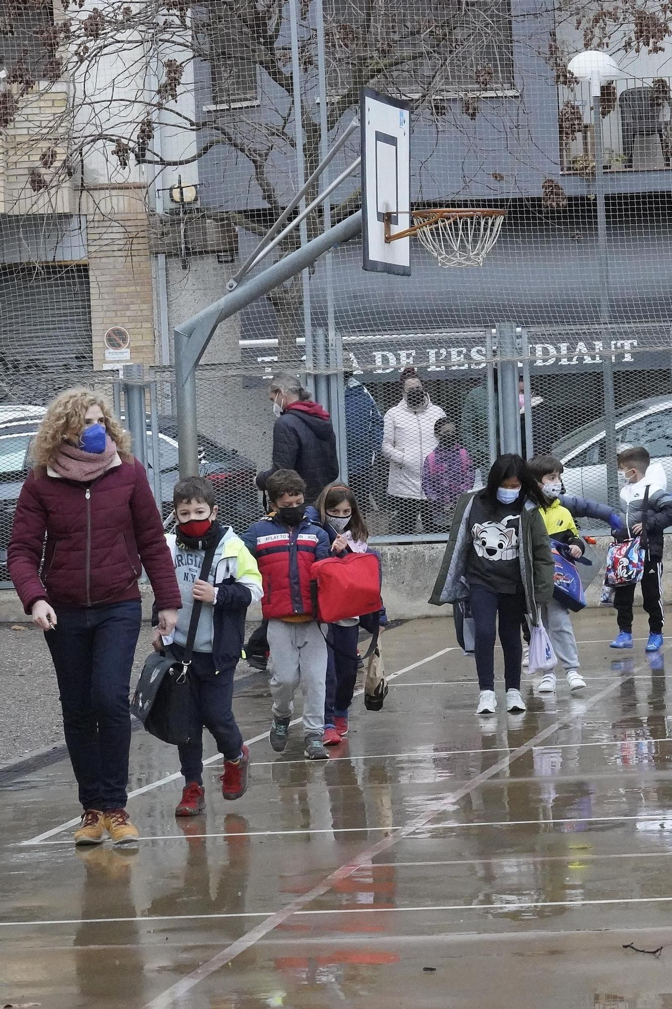 La incertesa i la confusió, protagonistes de la tornada dels alumnes a les aules