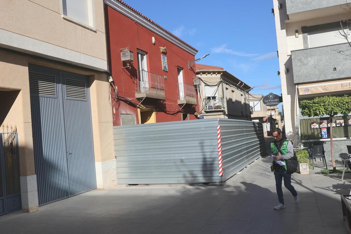 Aspecto de las obras de rehabilitación junto a la plaza de la Constitución