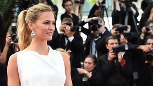 Bar Refaeli posa ante los fotógrafos en el Festival de Cine de Cannes, en mayo de este año.