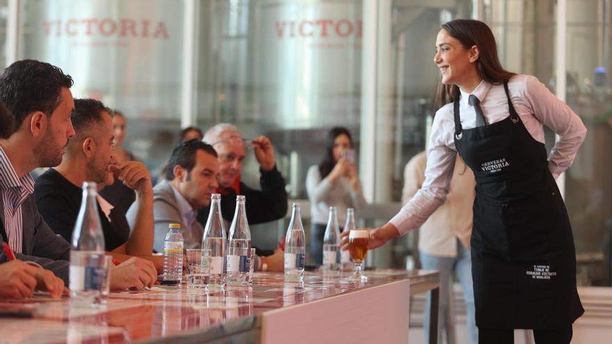 Marta Cassini, ganadora del II Concurso de Tiraje de Cerveza de Andalucía
