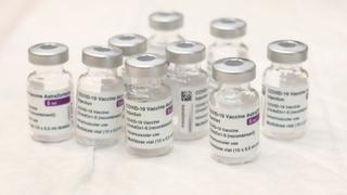 Vacuna de AstraZeneca: efectos secundarios, efectividad contra el covid, dosis y de dónde es