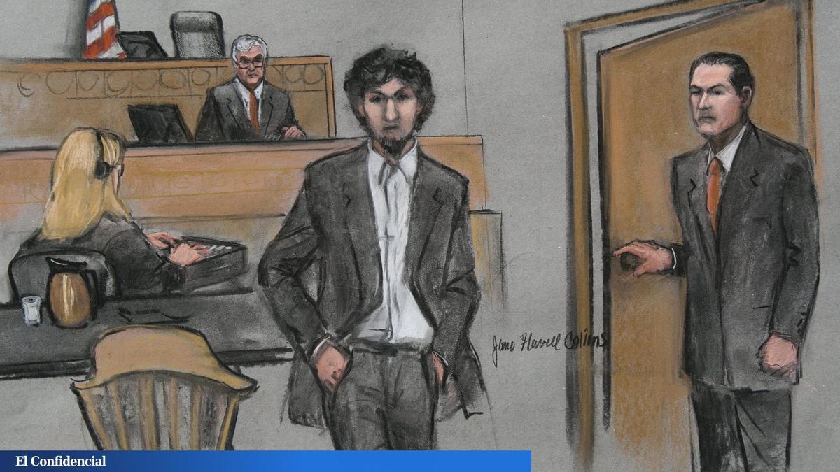 Una ilustración que muestra a Dzhokhar Tsarnaev y a su equipo de defensa mientras escuchan al jurado en el juicio por el atentado bomba de la maratón de Boston (EE.UU.) de 2013.