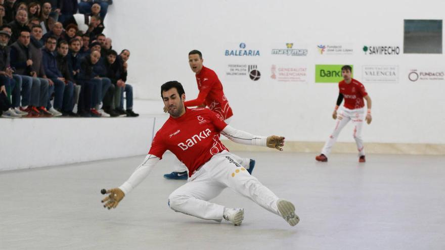 La formació representativa de la ciutat de València va ser un equip amb majúscules ahir al trinquet Pelayo.