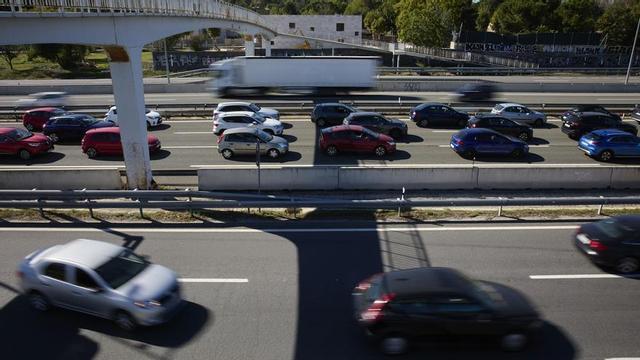 Atasco en una autopista de Madrid.