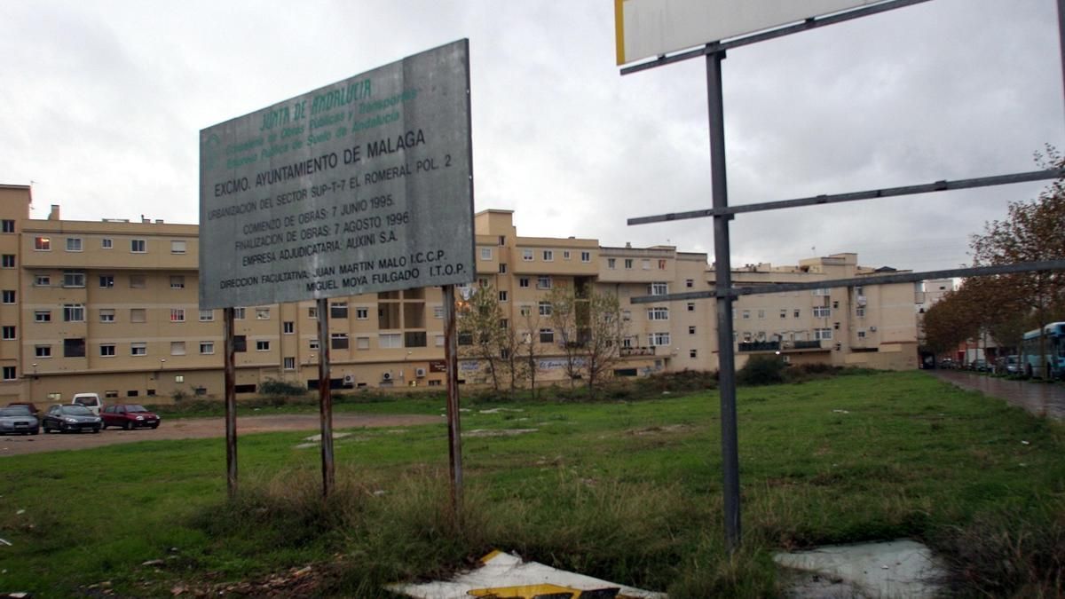 El cartel de la Junta en El Romeral, en el año 2006.