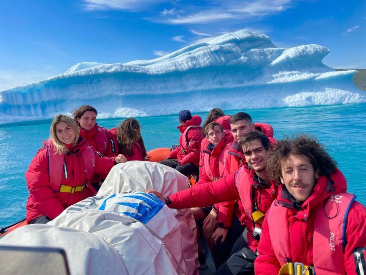 Jóvenes malagueños durante la expedición