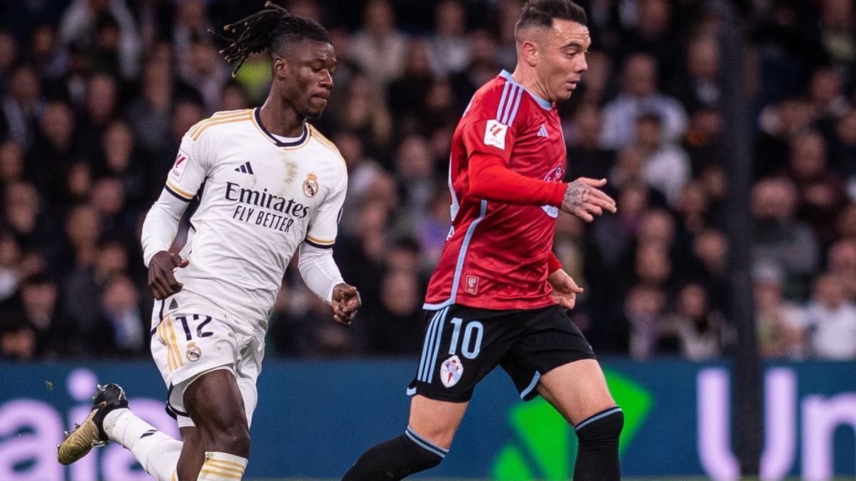 Camavinga persigue a Aspas, en la última visita del moañés al Bernabéu.