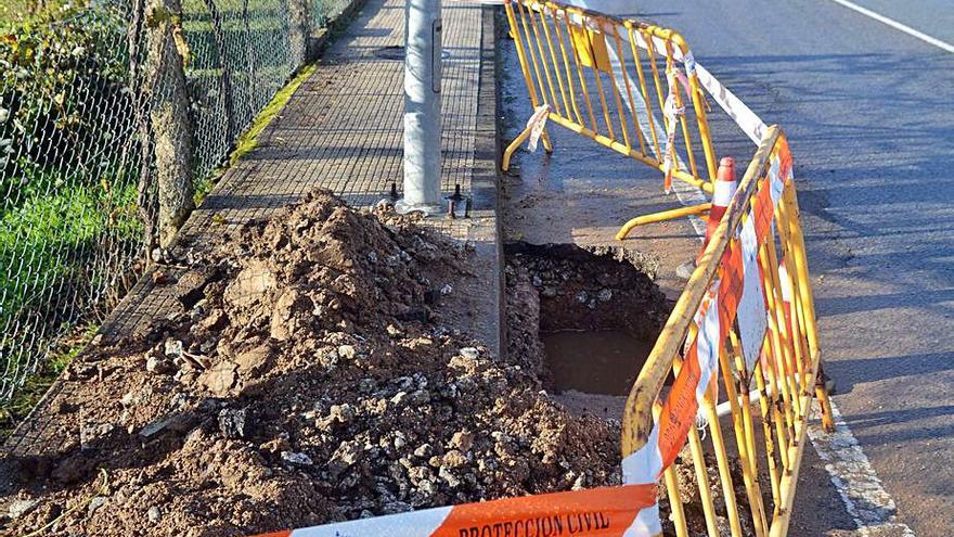 La avería se produjo en la carretera de Mosteiro a Ribadumia.   | // N.P.